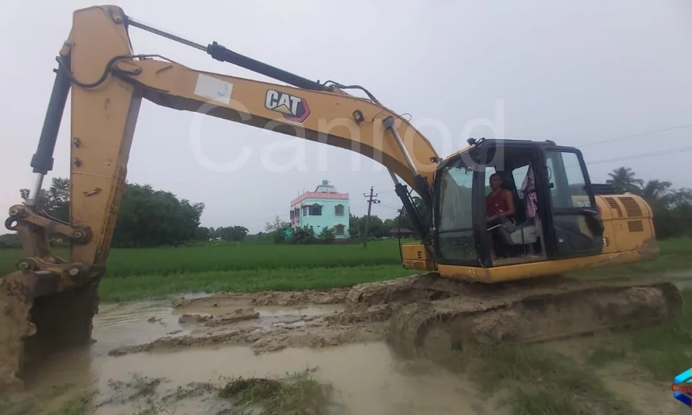 Caterpillar 323D3 Excavator